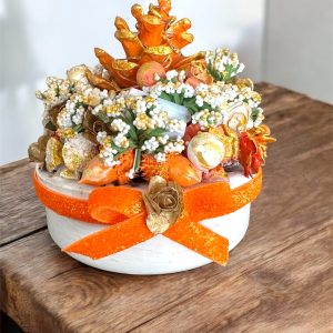 Turuncu ve Beyaz Kozalak Tasarım