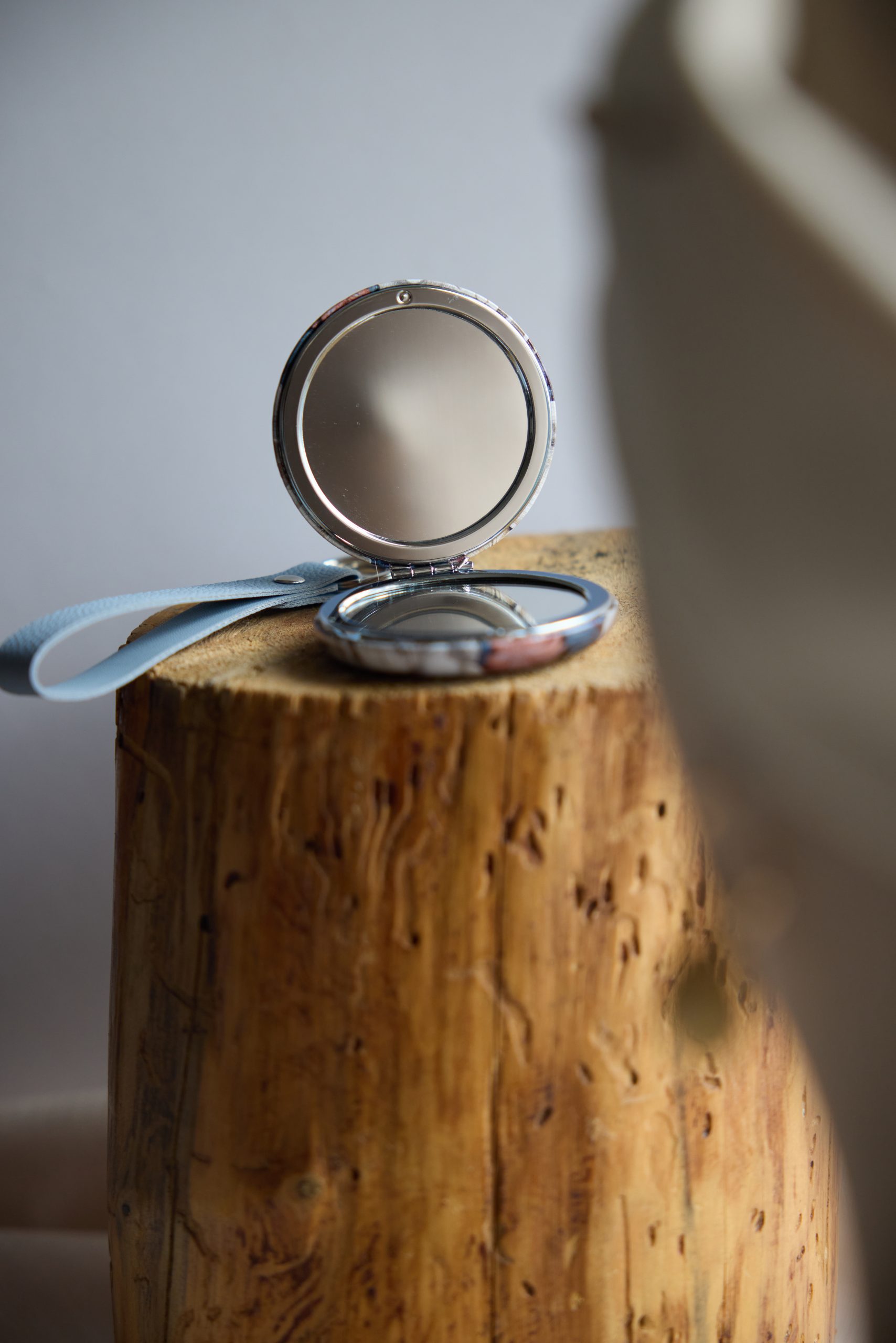 Çiçek Motifli Cep Ayna Charm - Görsel 5