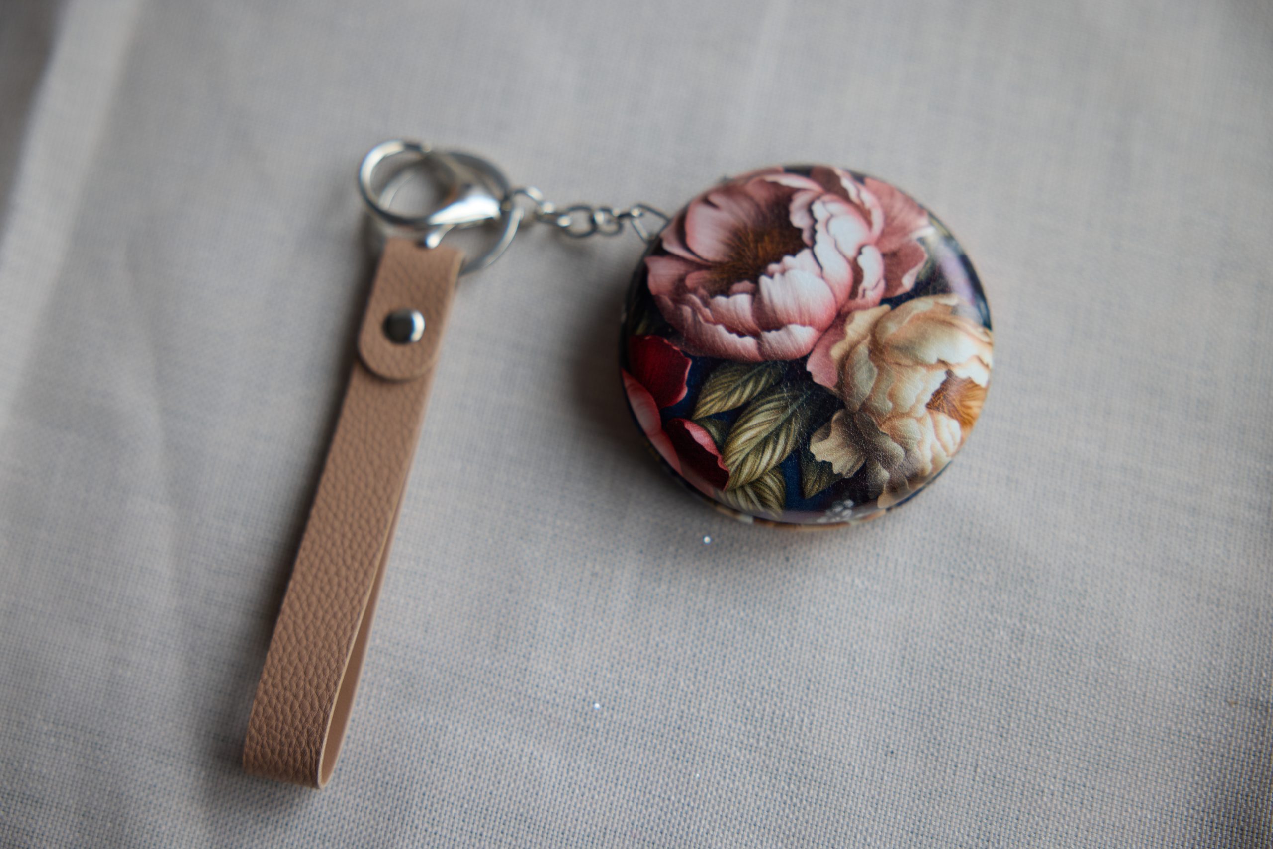 Çiçek Motifli Cep Ayna Charm