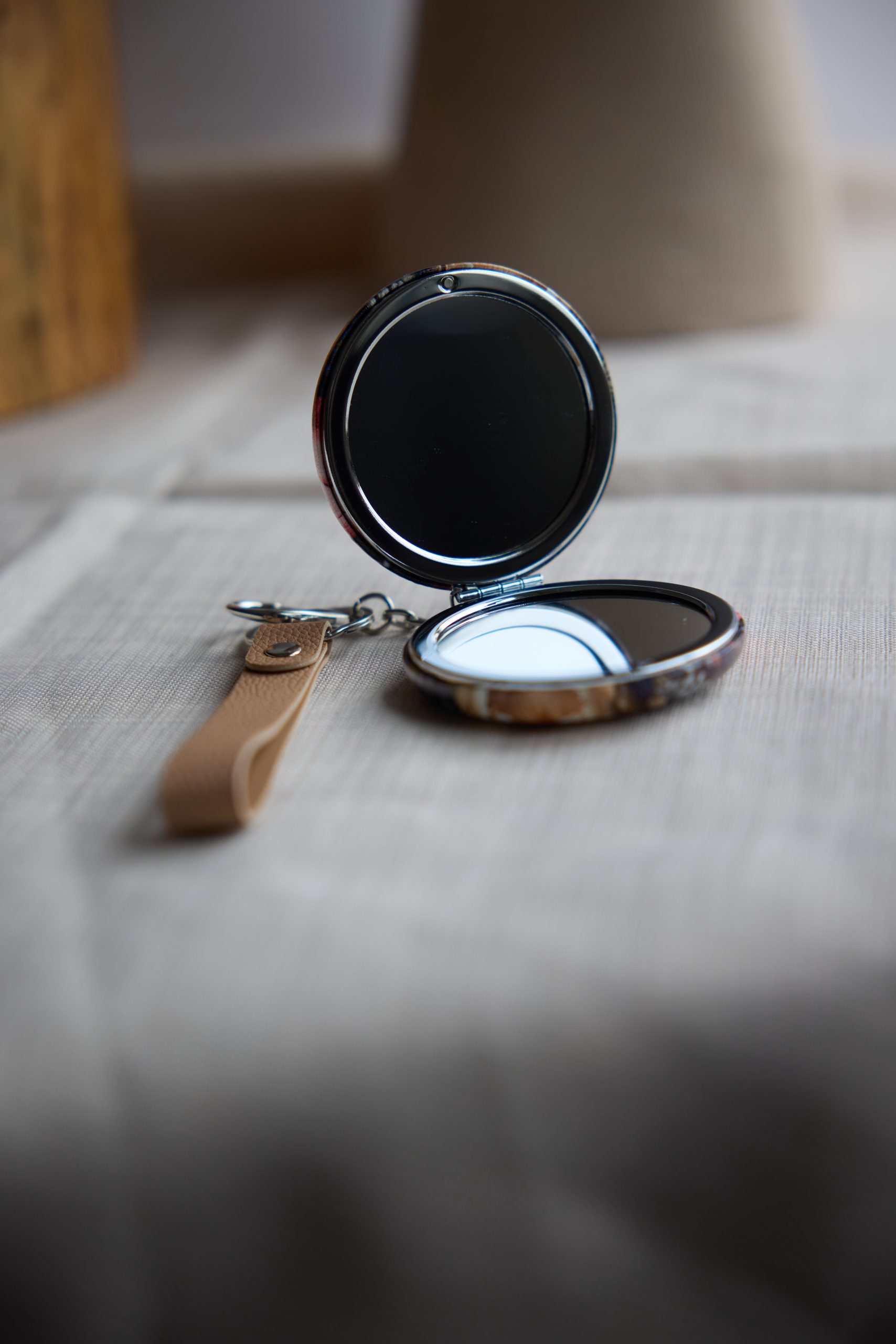 Çiçek Motifli Cep Ayna Charm - Görsel 2