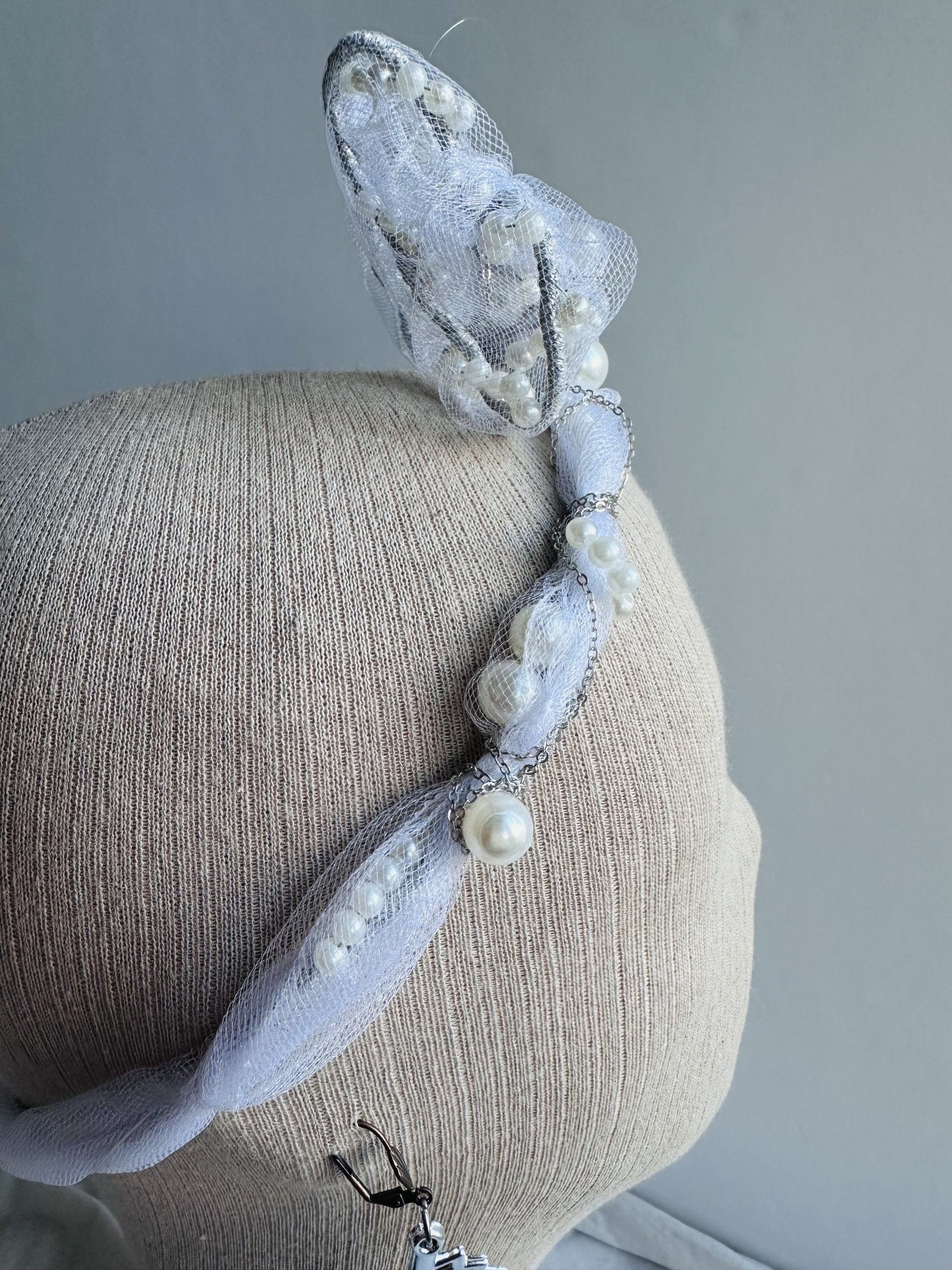 "Aetheria Tacı" İnci ve Tül Detaylı Telli Saç Bandı - Görsel 5