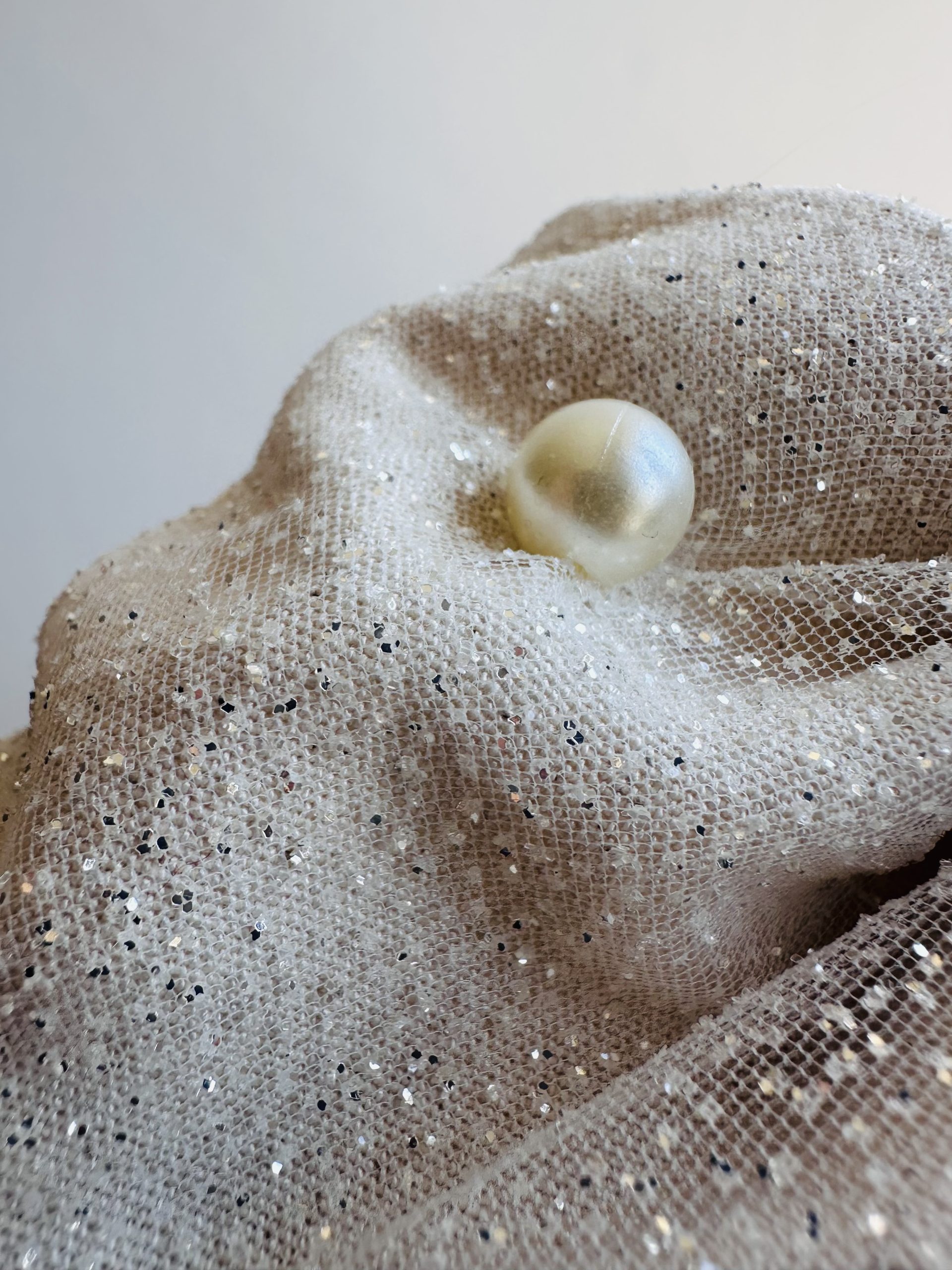 “Nyx’in Gözyaşları” İnci ve Sim kumaş Detaylı Telli Saç Bandı - Görsel 6