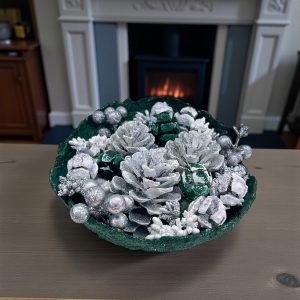 Kış Bahçesi – Doğal Kozalaklı Işıklı Kase Işıklı Yılbaşı Masa dekorasyonu