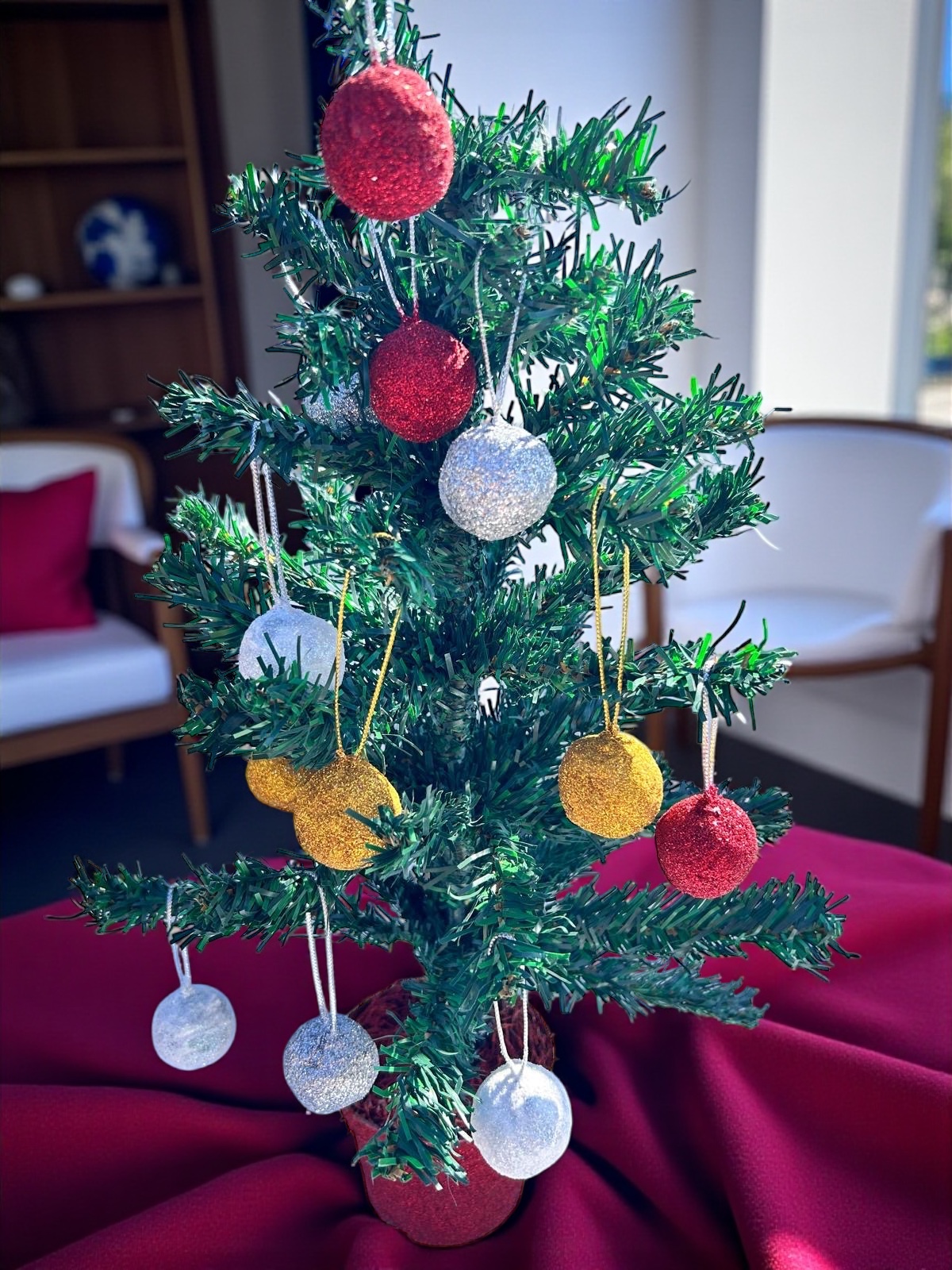 Yılbaşı Ağacı süsü 12 adet simli top yılbaşı süsü set - Görsel 7