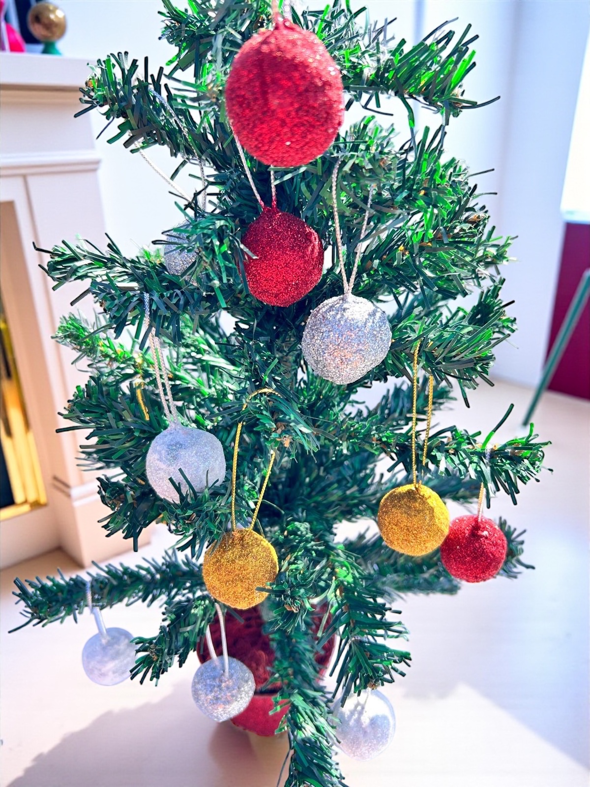 Yılbaşı Ağacı süsü 12 adet simli top yılbaşı süsü set - Görsel 5