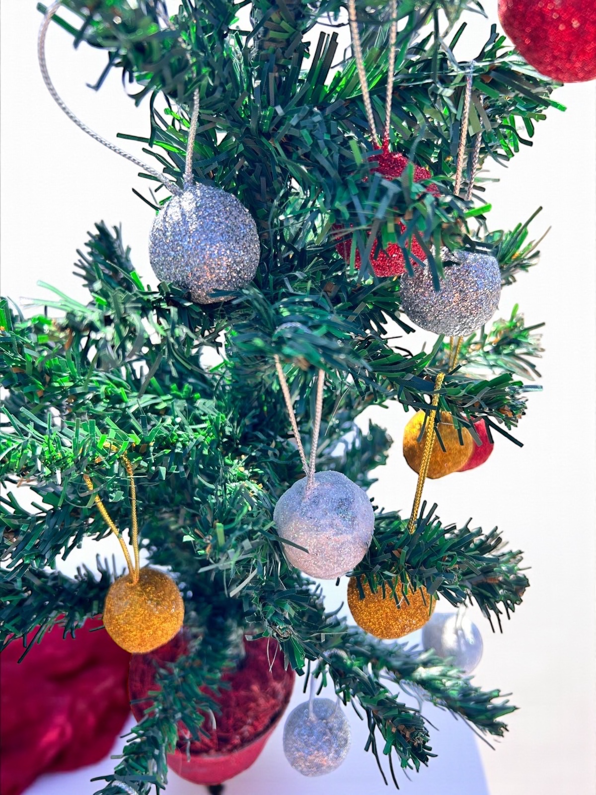 Yılbaşı Ağacı süsü 12 adet simli top yılbaşı süsü set - Görsel 3