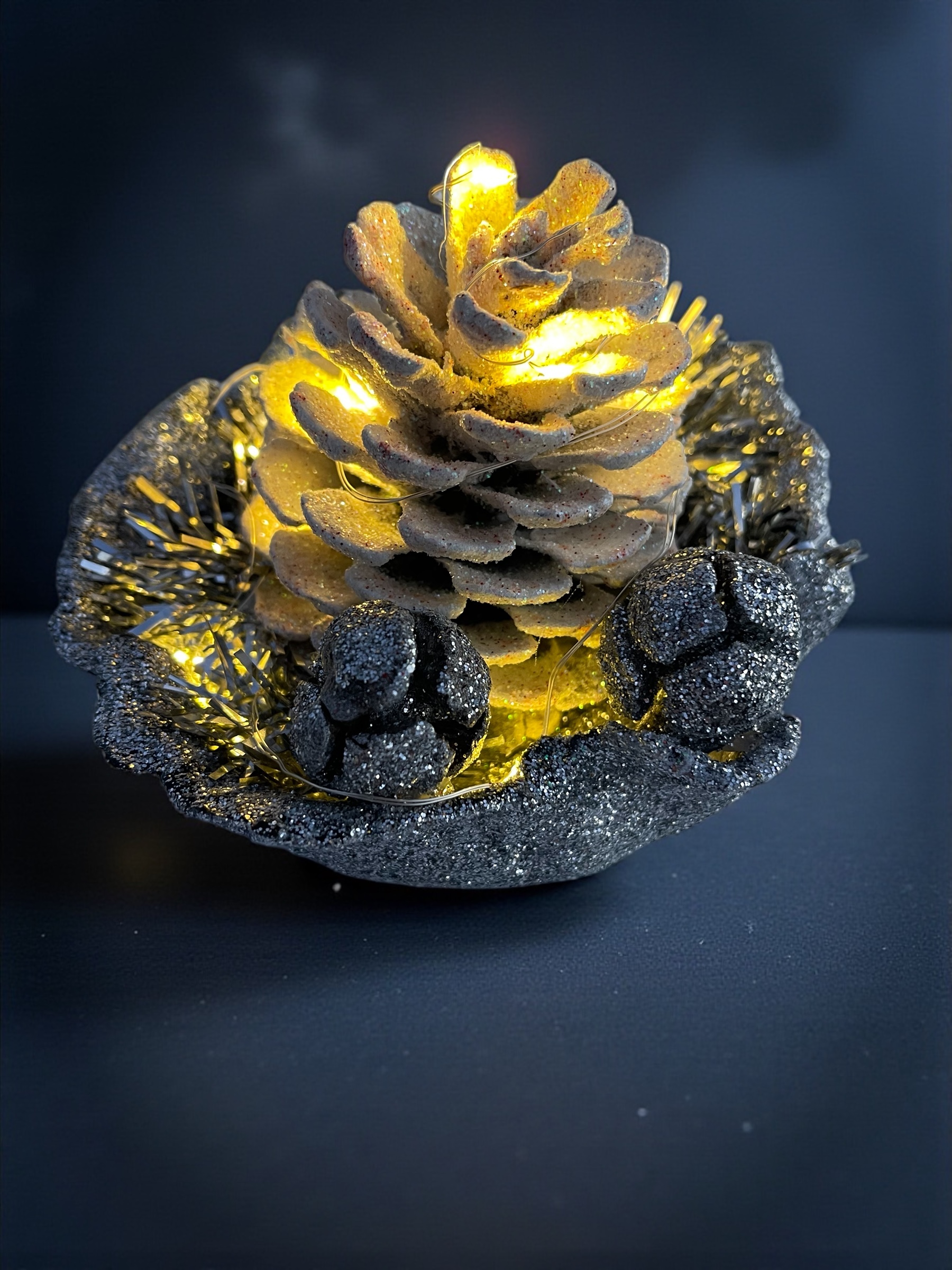Aurea Nux Lumina gümüş Kozalak Işıklı 15x15x5 cm - Görsel 3