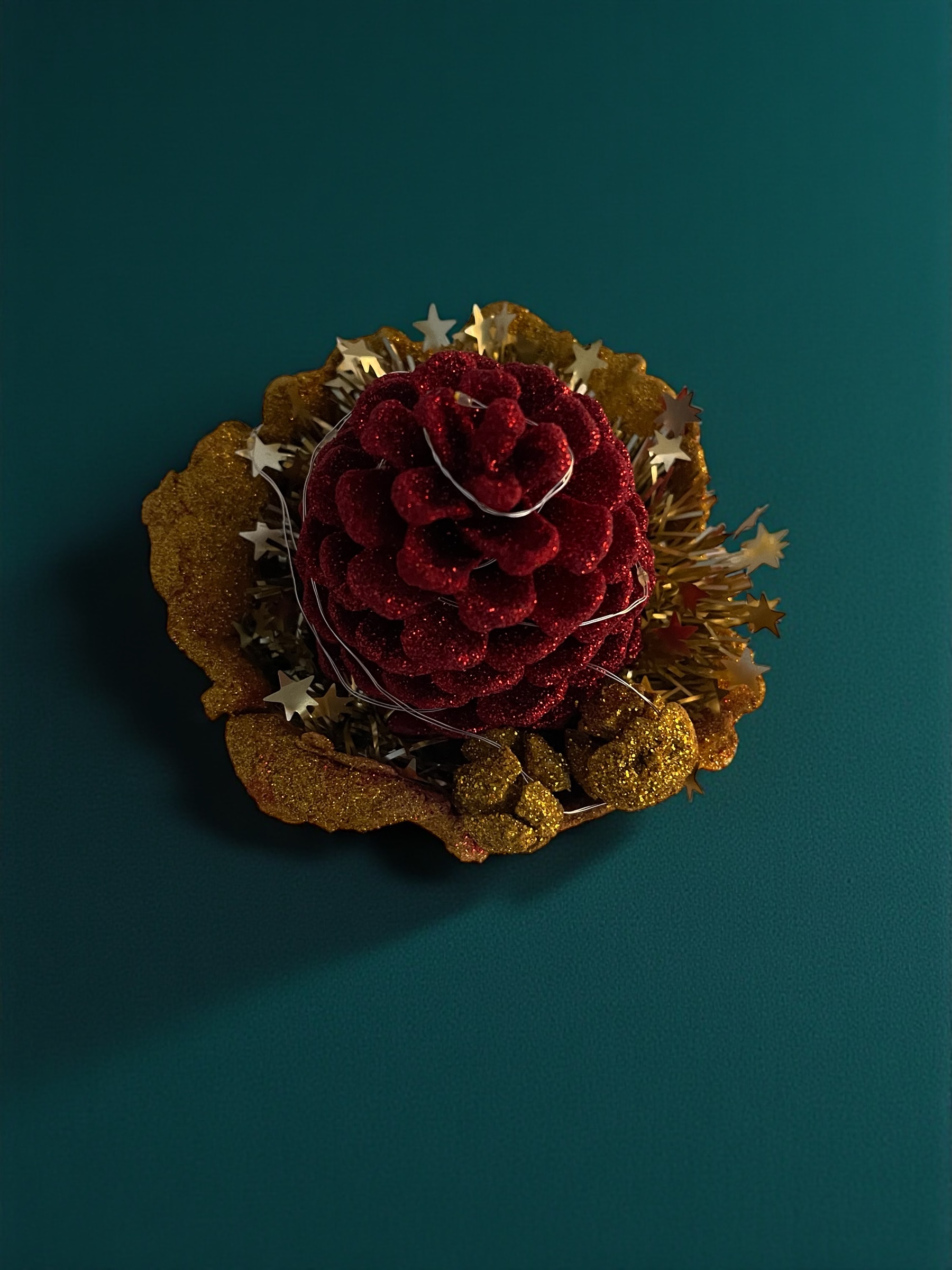 Aurea Nux Lumina Kırmızı Kozalak Işıklı 15x15x5 cm - Görsel 3