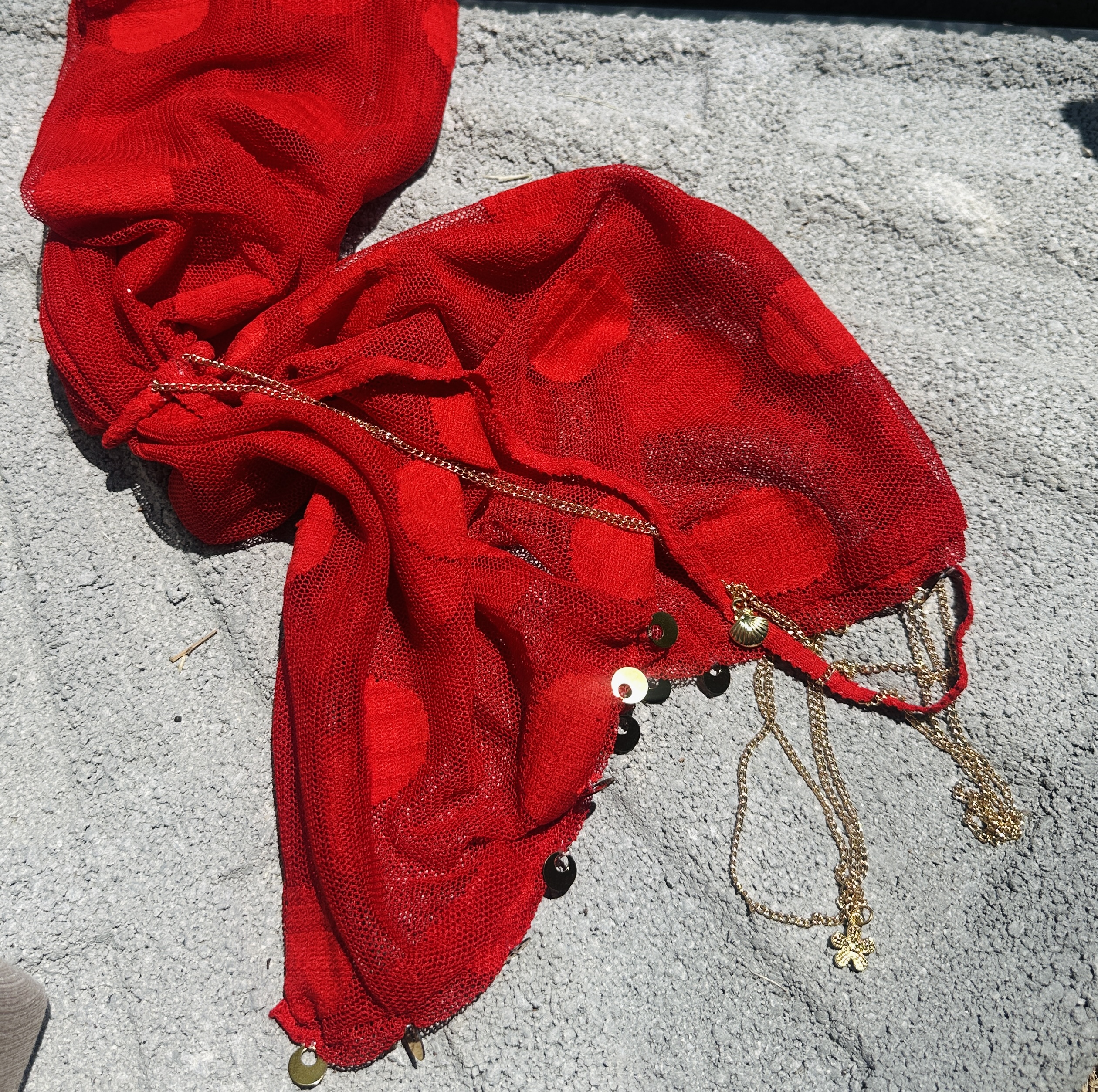 Kırmızı Puantiyeli Dantel Çok Amaçlı Bandana Eşarp & Boyun Fuları | Ayarlanabilir Bohem Saç Aksesuarı - Görsel 6